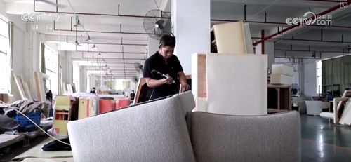 買 買 買 國產(chǎn)家具憑 硬核產(chǎn)業(yè)鏈 高時效交貨服務(wù) 過硬產(chǎn)品 圈粉海外消費(fèi)者